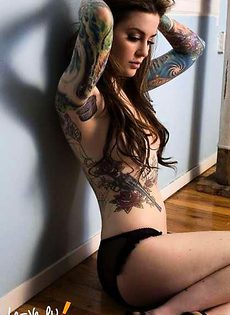Эротические фото девушек с татуировками - фото #1