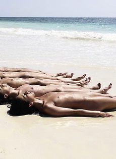 Сексуальные модели на пляже! - фото #2