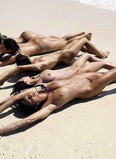 Сексуальные модели на пляже! - фото #11
