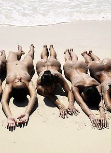 Сексуальные модели на пляже! - фото #13