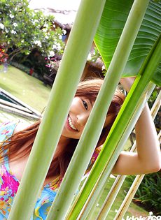 Японская скромная девушка с красивыми сиськами - фото #1