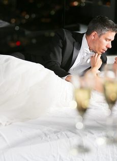 Новобрачные занялись сексом, не дождавшись брачной ночи - фото #5