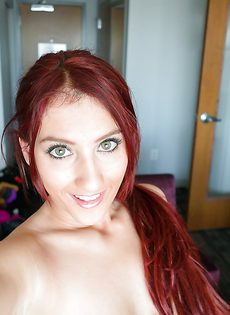 Рыжеволосая красавица Addison Ryder манит большими сиськами - фото #11