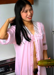 Симпатичная обнаженная азиатская красавица - фото #3