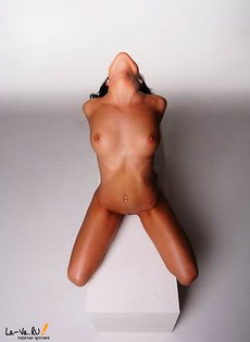 Стерва любит горячие позы на съемке