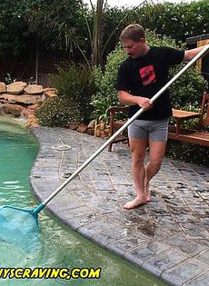 Уборщик отлизал киску у хозяйки