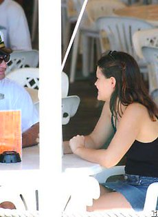 Девушке обкончали всё лицо