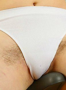 Девушка 30 лет мастурбирует пальчиками