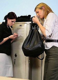 Девушка шлепает другую девушка указкой по попке