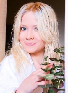 Славная блондинка