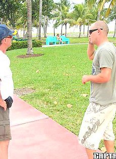 Девушку трахнули и выкинули с яхты