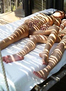 Молоденькие лесбо-подруги