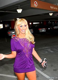 Красотке обкончали лицо