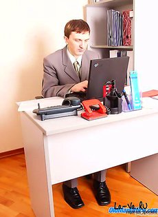 Офисная работница повышает квалификацию