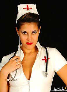 Очаровательный голый доктор