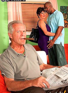 Муж импотент нанял жигало для любимой жены