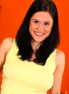 Отвратная пизда, которую  отказывается трогать даже её хозяйка