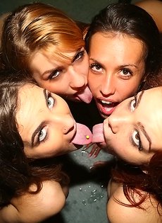 Обнаженные сексапильные девчонки устроили развратное пати